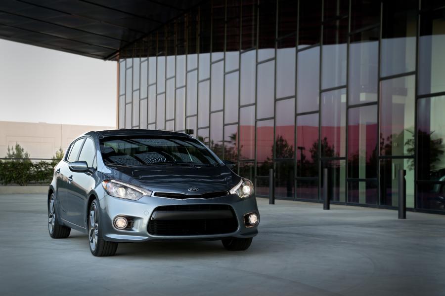 Kia Forte 2013 года  (фото 38 из 62)